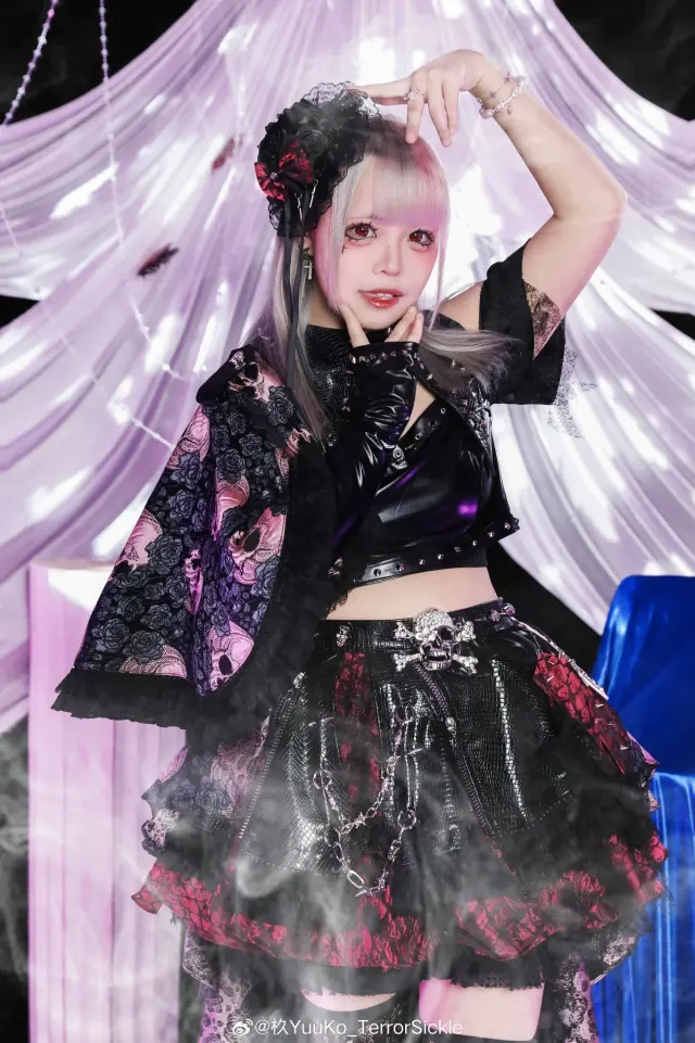 杦YuuKo 图片