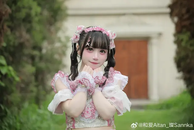 和爱Aitan 图片