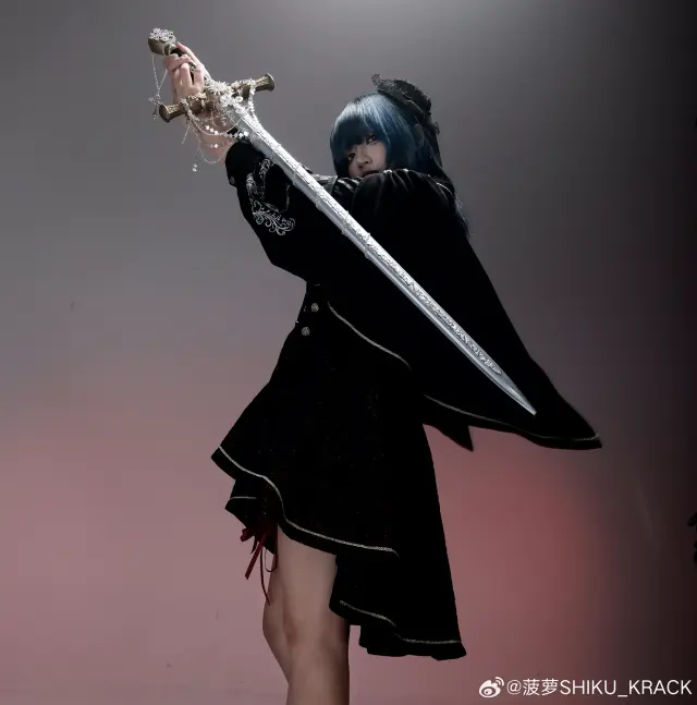 菠萝SHIKU 图片
