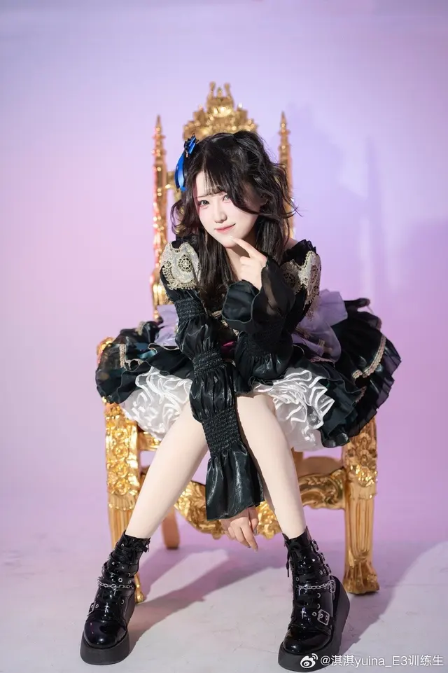 淇淇yuina 图片