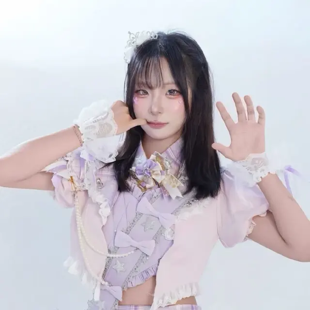 Mia 图片
