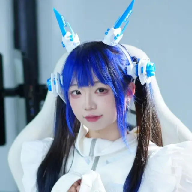 蓝Koniro 图片