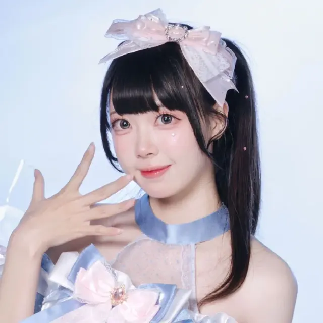 七七Kiki 图片