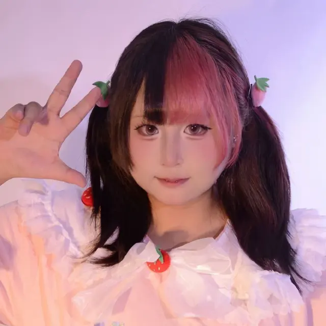 依依Yuika 图片