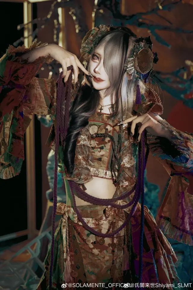 氏闇来世Shiyami 图片