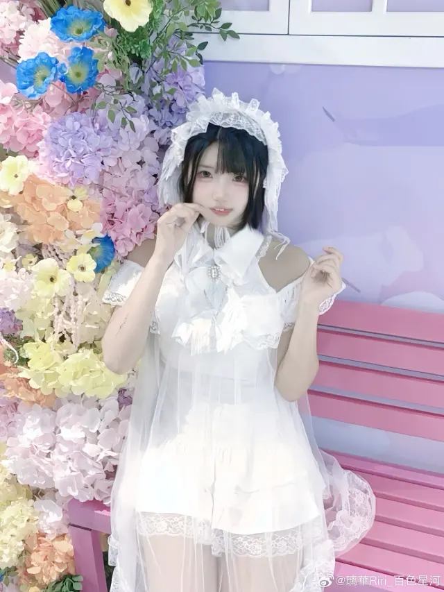 璃華Riri 图片
