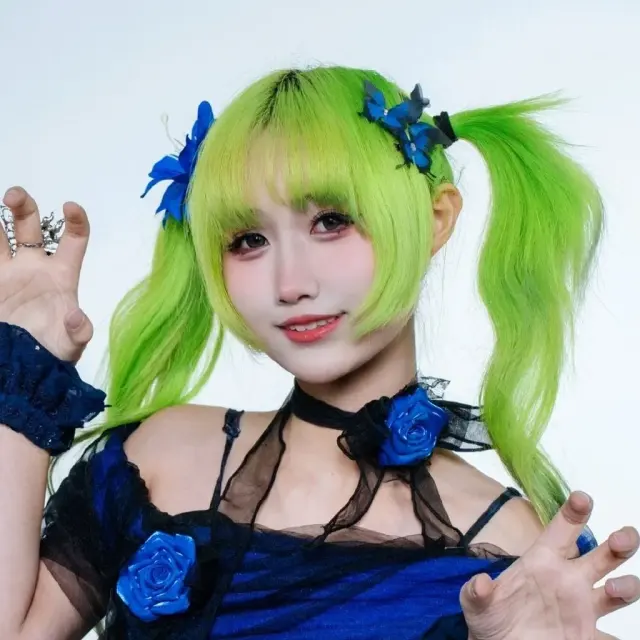 尾下Moe 图片