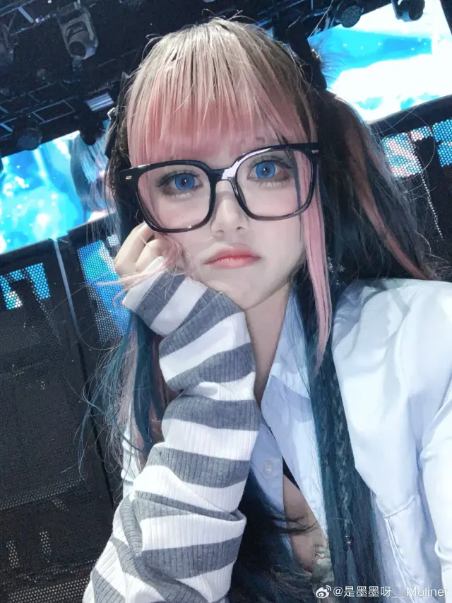 墨墨Moliner 图片